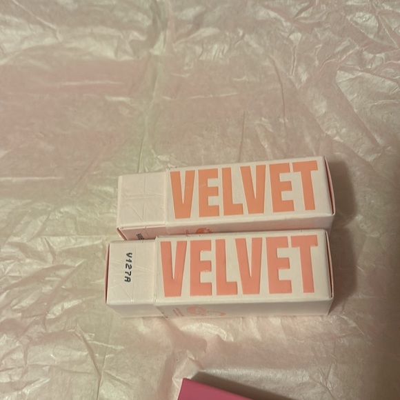 Juvia’s place,Marc Jacobs,Ardell, e.l.f. & More Beauty Lot bundle - Picture 9 of 12